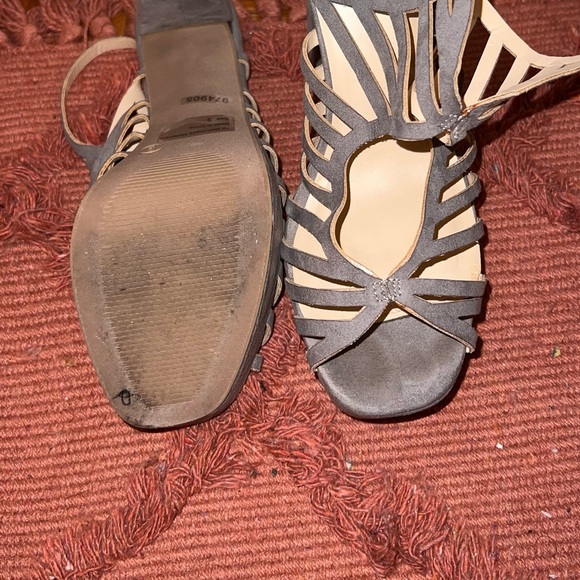 Gray Suede Heel - Picture 5 of 5